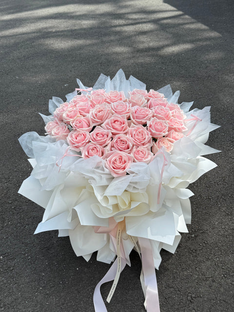 Pink Veil - 33 Premium Roses